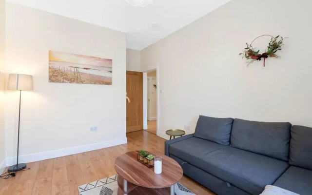 Edinburgh Beach Apartment Free On-street Parking