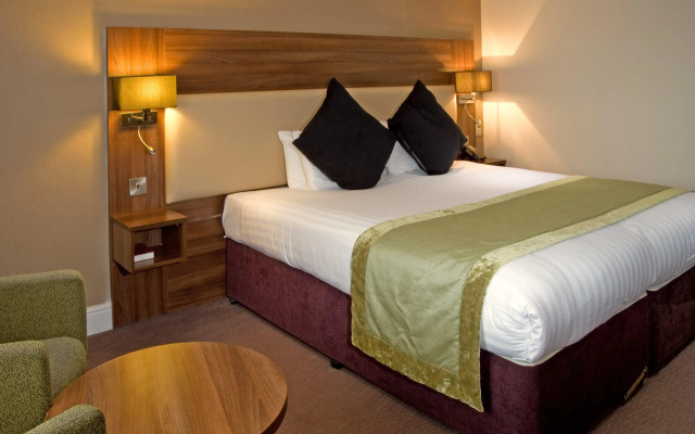 voco Letchworth Hall by IHG