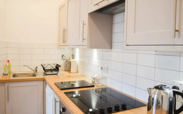 Modern 1 Bedroom Flat In the Heart of Edinburgh