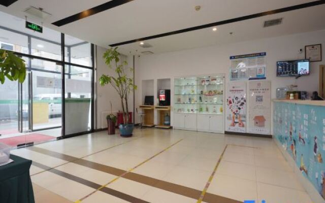 Motel 168 (Beijing Lishuiqiao Metro Station)