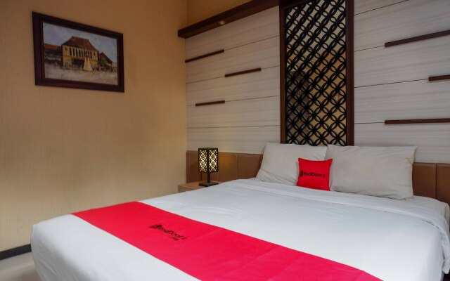 RedDoorz Plus Syariah near Manahan Solo