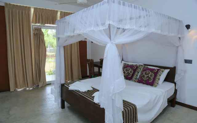 Sigiriya Rock Hide