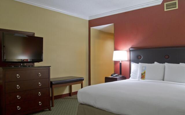 DoubleTree by Hilton South Charlotte Tyvola