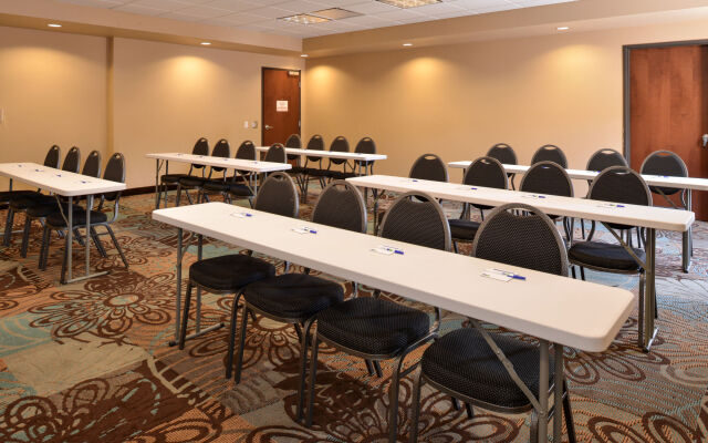 Holiday Inn Express & Suites Globe by IHG