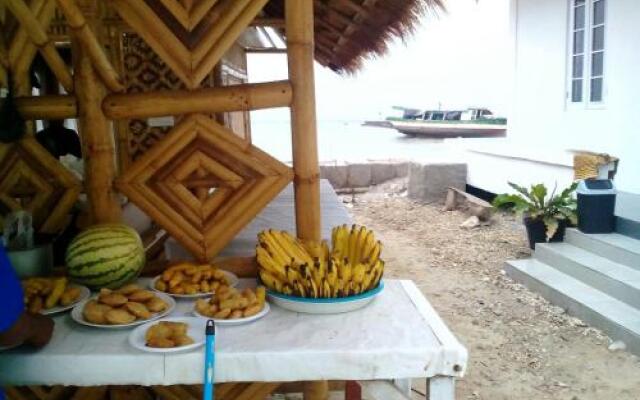 Pari Solata Seaview