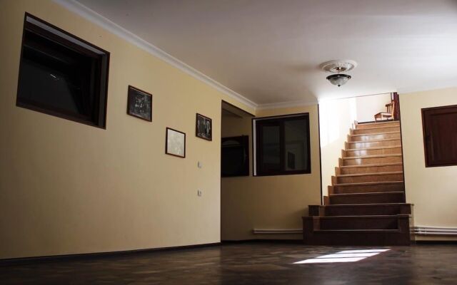 GuestHouse M22