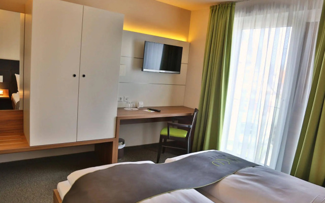 RiKu HOTEL Weissenhorn
