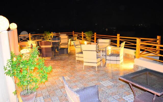 Rihana pyramids hotel