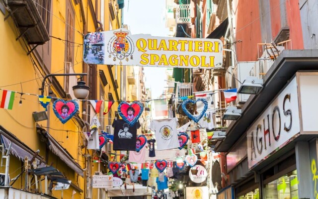 Barrio 133 - Double Bedroom in Center by Napoliapartments