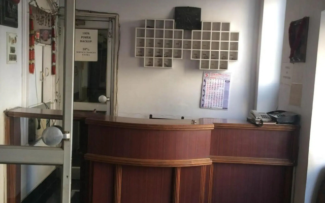 OYO Flagship Hotel Lila