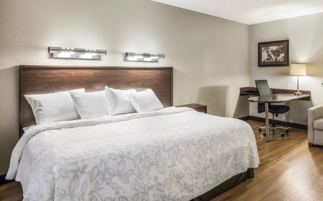 Red Roof Inn PLUS+ Boston - Woburn/ Burlington