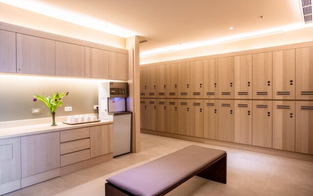 Fullon Hotel Taoyuan Airport Access MRT A8