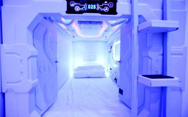 Wonderful House Capsule Hostel