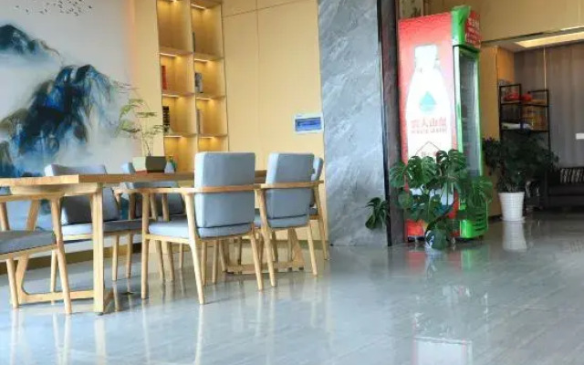 Super 8 Hotel (Xiao County Jin Street)