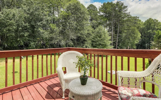 Pet-friendly House w/ Deck in Lawrenceville