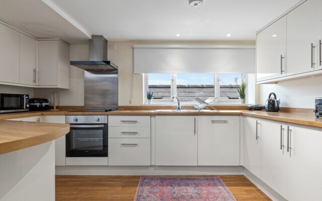 Charming 3-bed Apartment in Haverfordwest