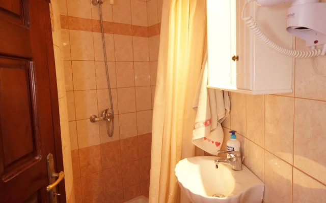 Mathraki Resort
