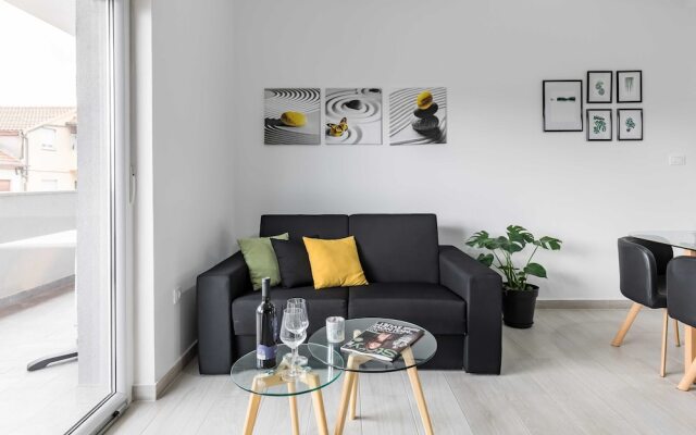 Apartments Villa Salona Sky