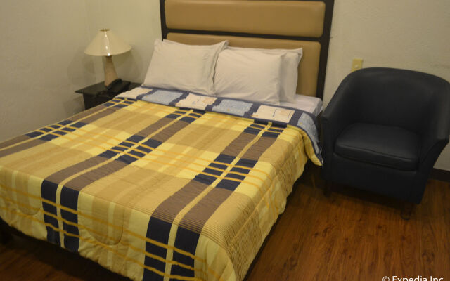 Tagaytay Econo Hotel