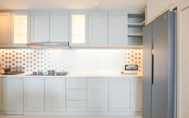 Warm And Elegant 2Br At The Kensington Royal Suites Apartment