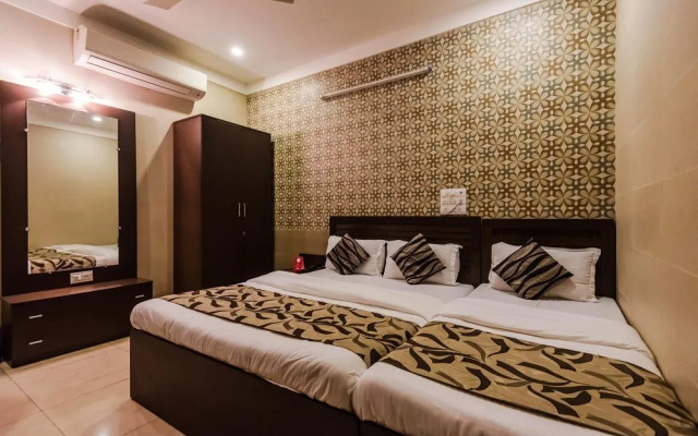 OYO 6371 Hotel Abrol