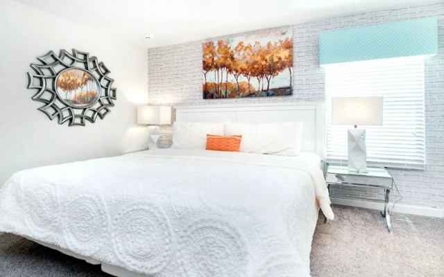 Storey Lake Lakeview Villa 2967