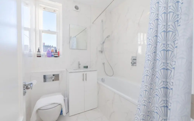 Bright Belgravia Home by Underthedoormat