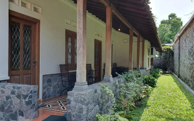 Omah Pitoe Guest House
