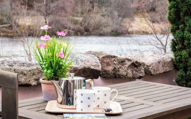 Quiet Riverside Retreat in Royal Deeside Ballater