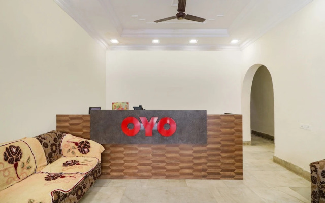 OYO 28789 Hotel Adarsh