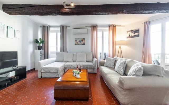 Large 3 Bdr Old Town - AC