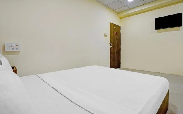 OYO 80576C Hotel Nova Rooms