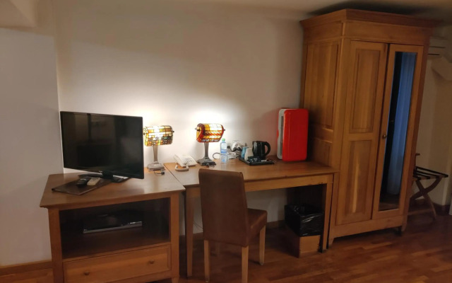 Rembrandt Hotel