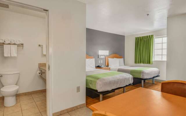 Studio 6 Opelika/Auburn