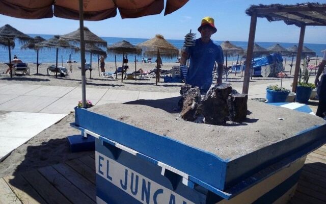 First Line Beach Mar y Sol Lubina