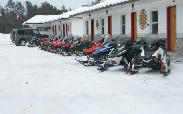 Deep River Motel