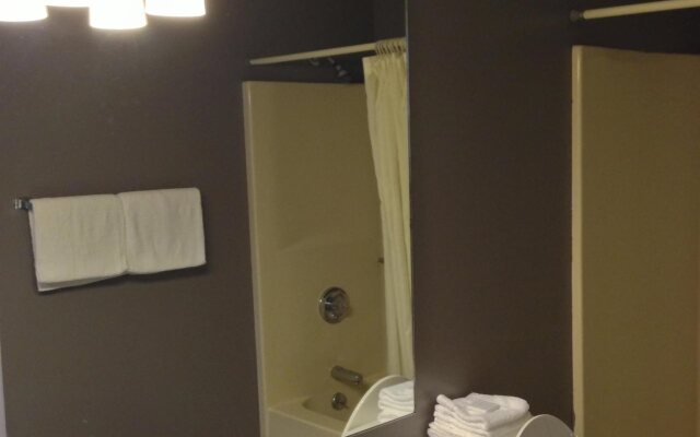 Travelers Inn and Suites