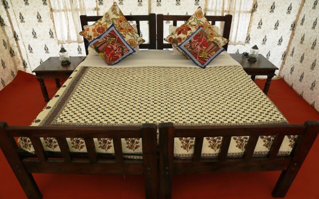 Rajwada Desert Camp by Park Tree