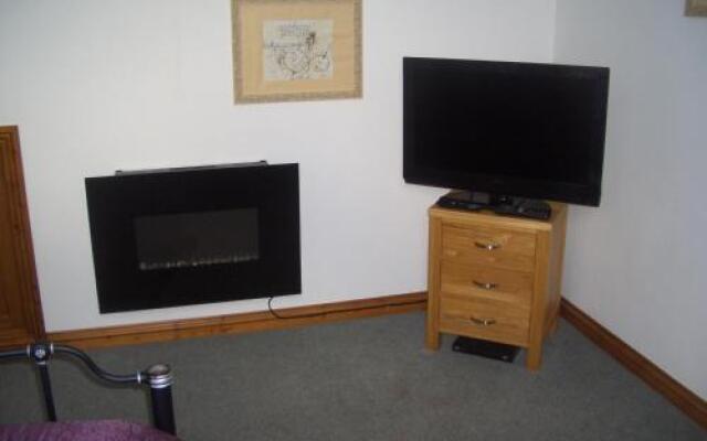 Big Sky Guest House- ROOM ONLY