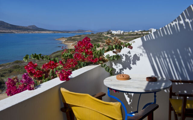 Blue Dolphin Antiparos Villas and Suites