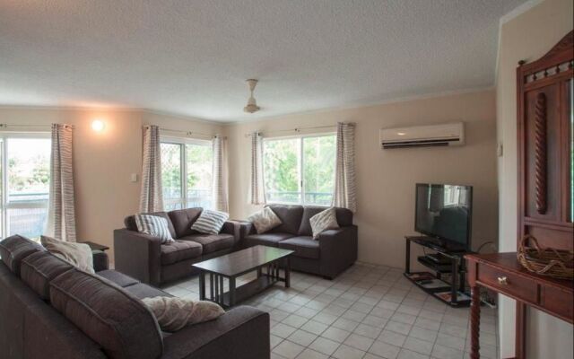 Seascape Holidays-Marina Terraces Apt 11