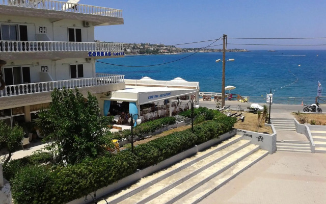 Zorbas Beach Hotel