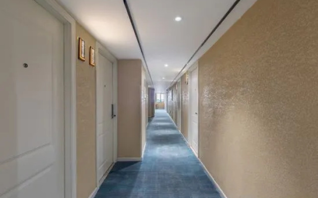 Elong ME Hotel (Shanghai Wildlife Park)