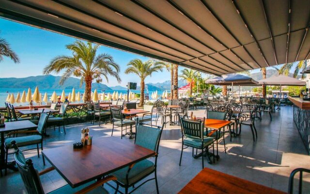 Aurasia Beach Hotel