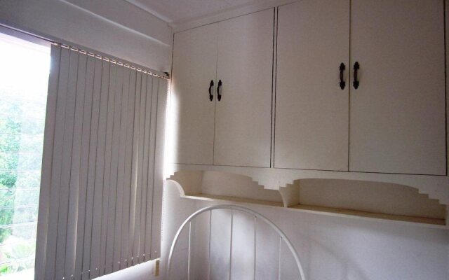 Luzmin BH - White House