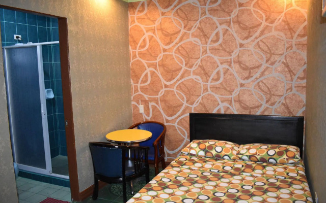 OYO 701 R-kings (former Tomobe Hotel And Restaurant)