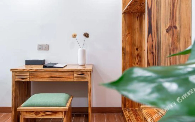 Echarm Hotel (Haikou Shangbang Baihui City Haiken Plaza)