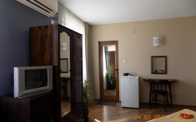 Zenith Guest House