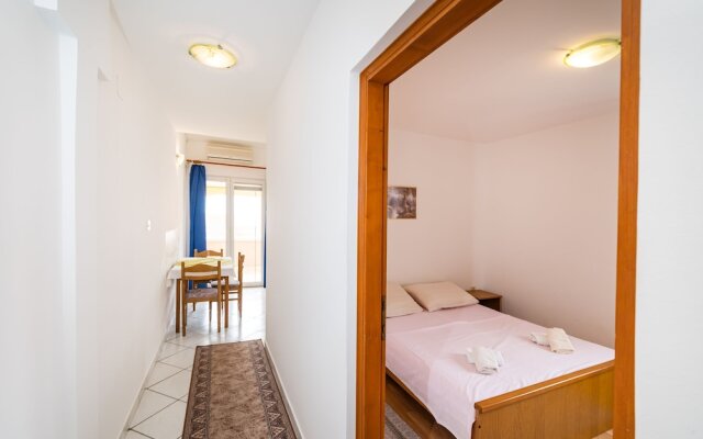 Nice Apartment Silvia 4 for 3 Persons