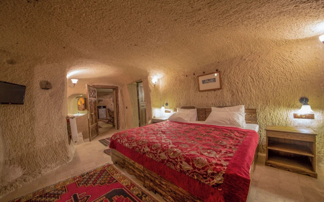 Shiraz Cave Cappadocia
